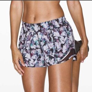Lululemon hotty hot short 2.5” NWT